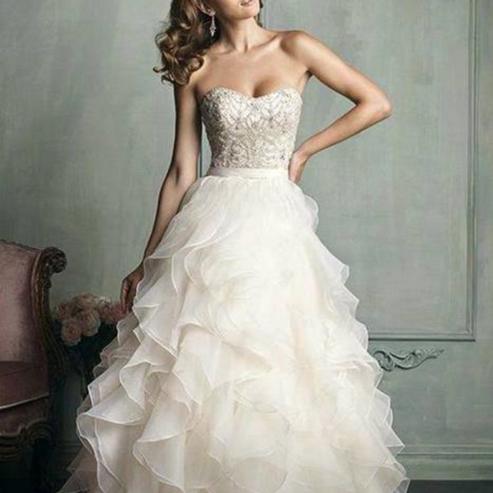 Wedding dress